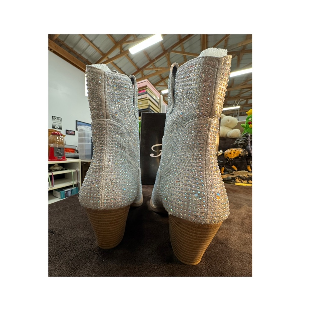 Forever Elegant Silver Rhinestone Women's Boots - Picture 7 of 12
